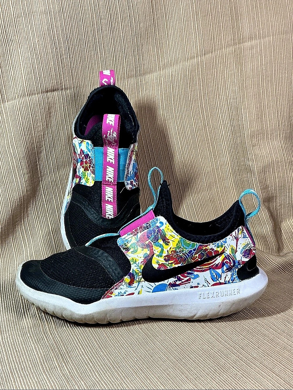 Nike Flex Runner Sneakers in Black & White